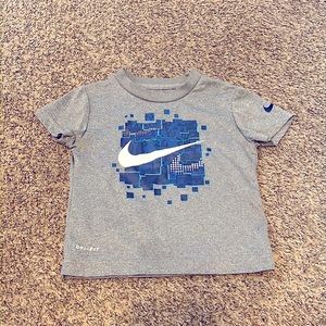 Toddler 2t Nike t shirt